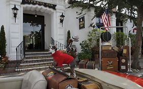 Cypress Inn Carmel-By-The-Sea
